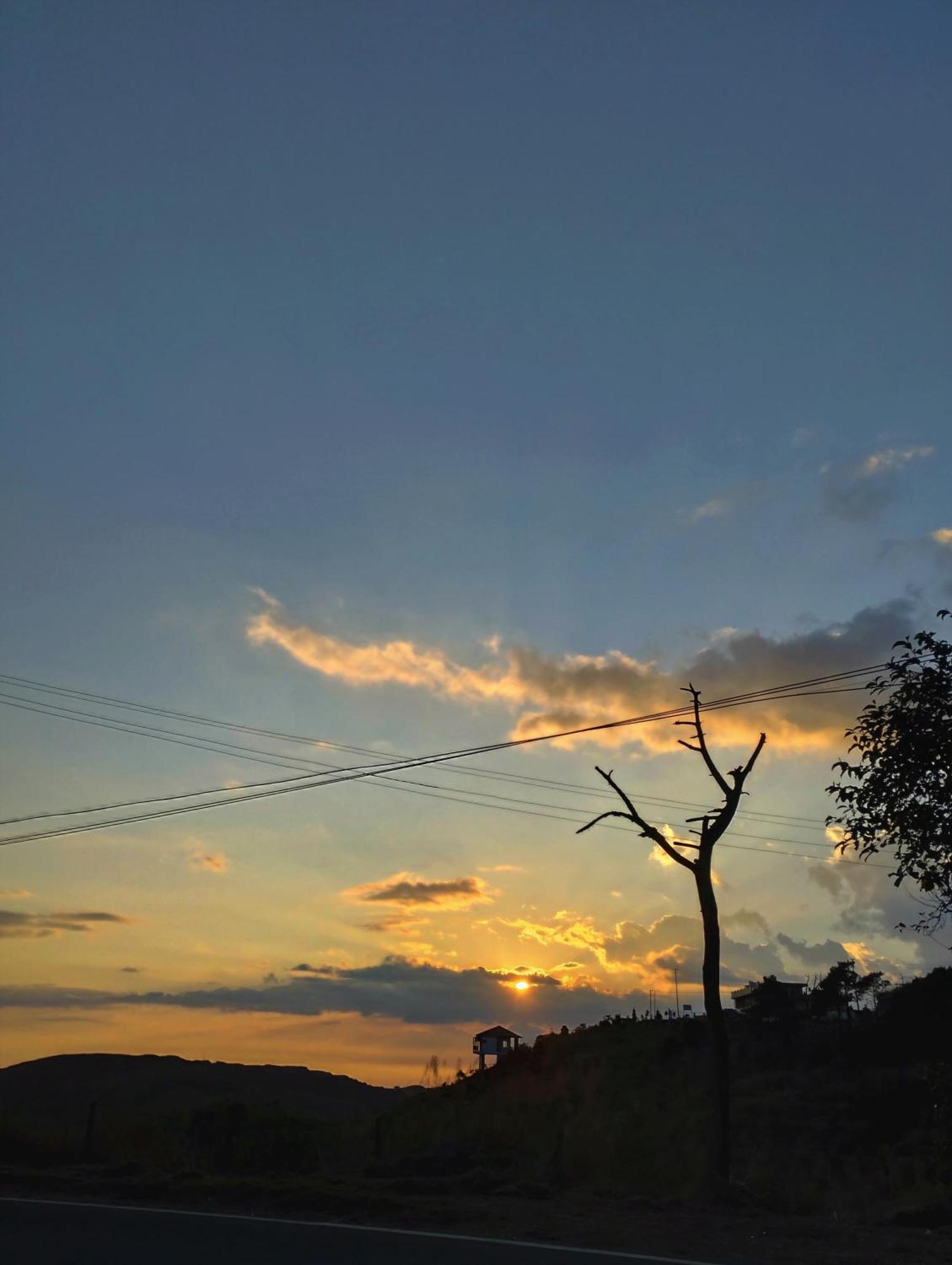 Sunset View Guest House เชร์ราปุนจี ภายนอก รูปภาพ